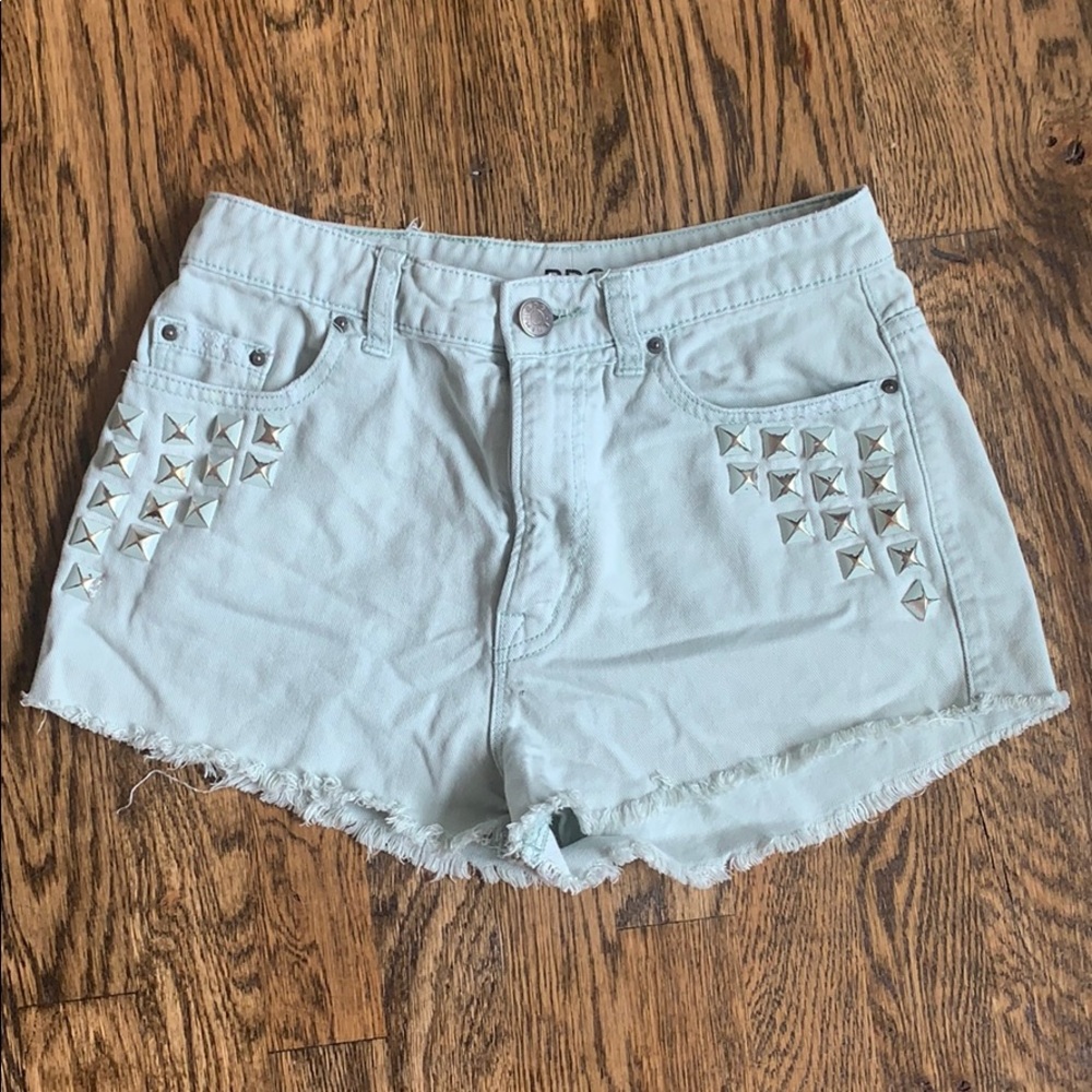 Light green size 25 BDG cut off shorts
